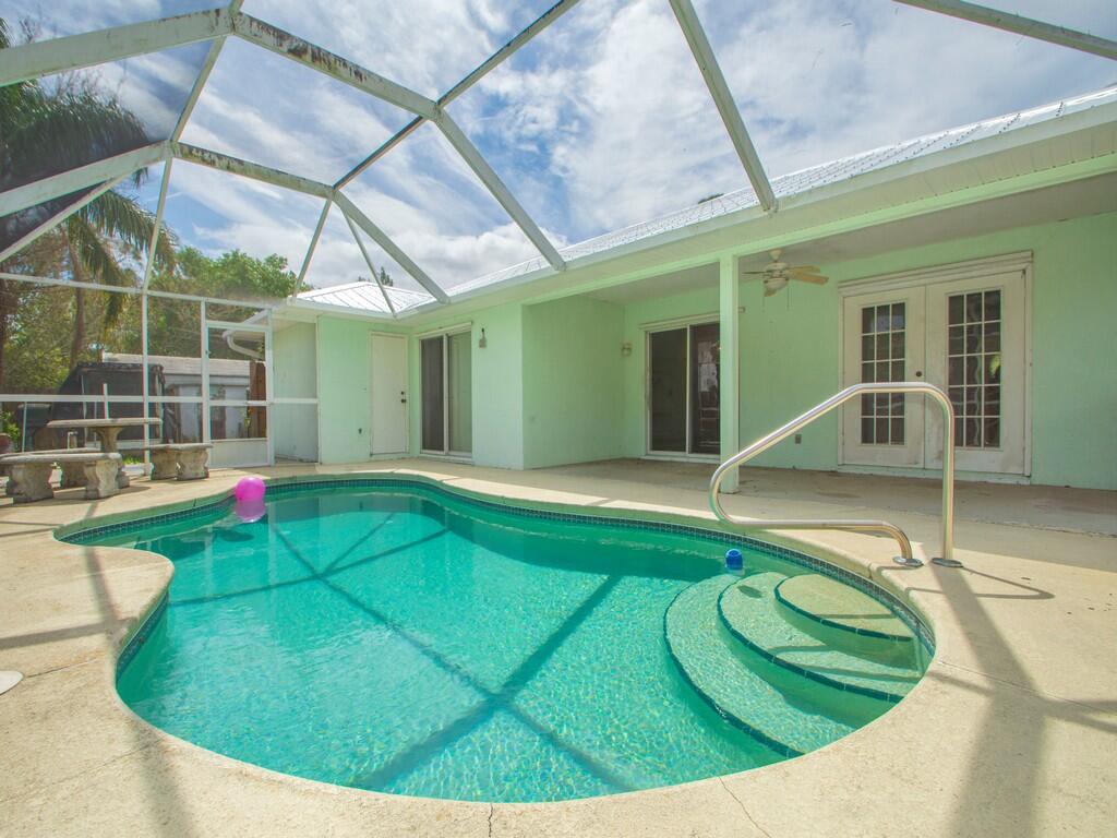 VERO LAKE ESTATES UNIT H-1 - Residential