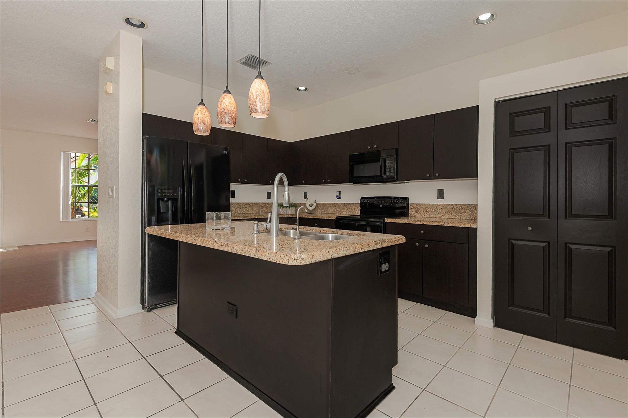 Grand Key at Sunset Lakes - Residential