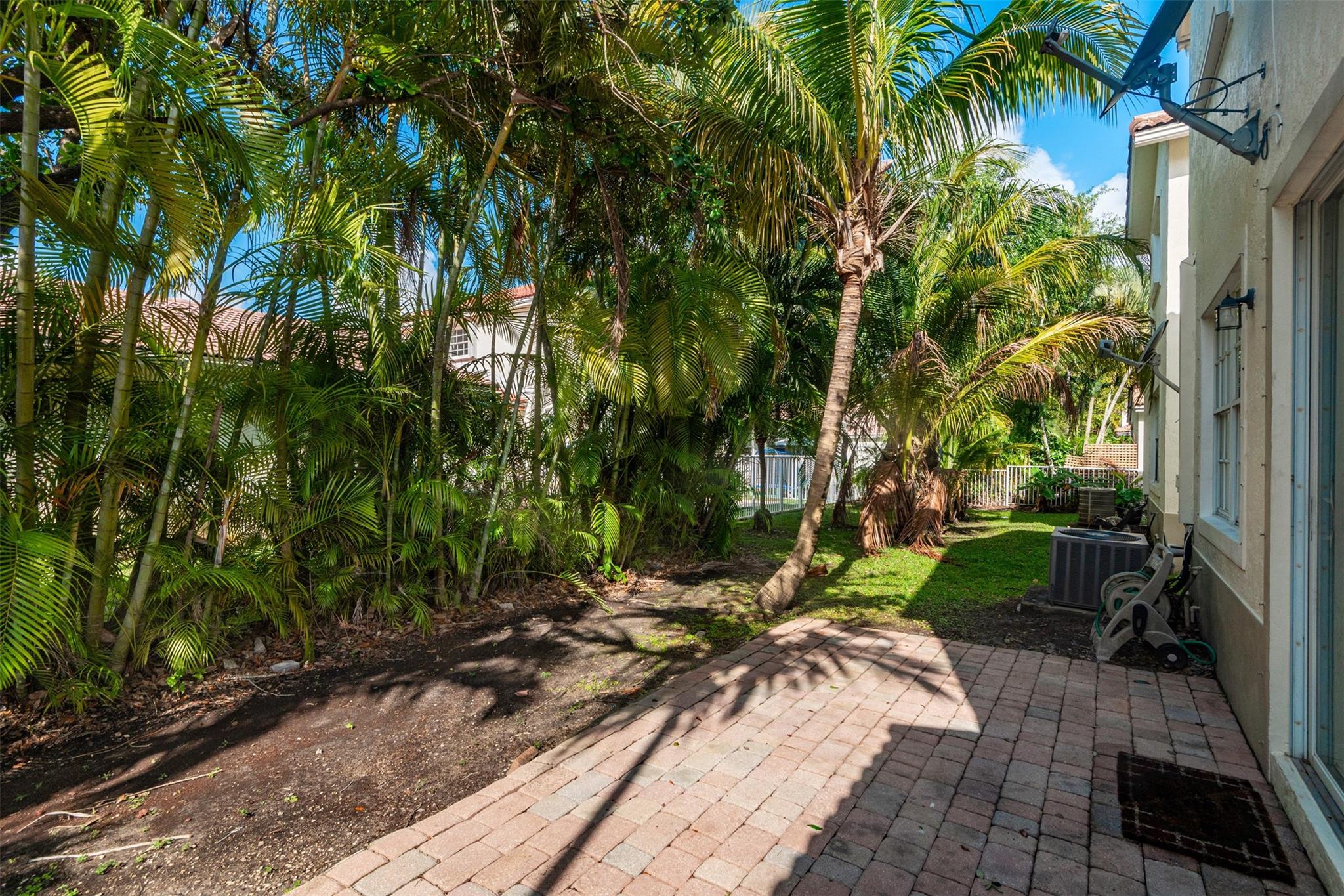 Grand Key at Sunset Lakes - Residential