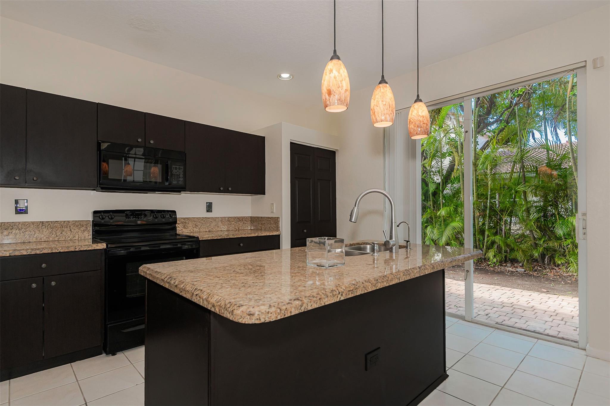 Grand Key at Sunset Lakes - Residential