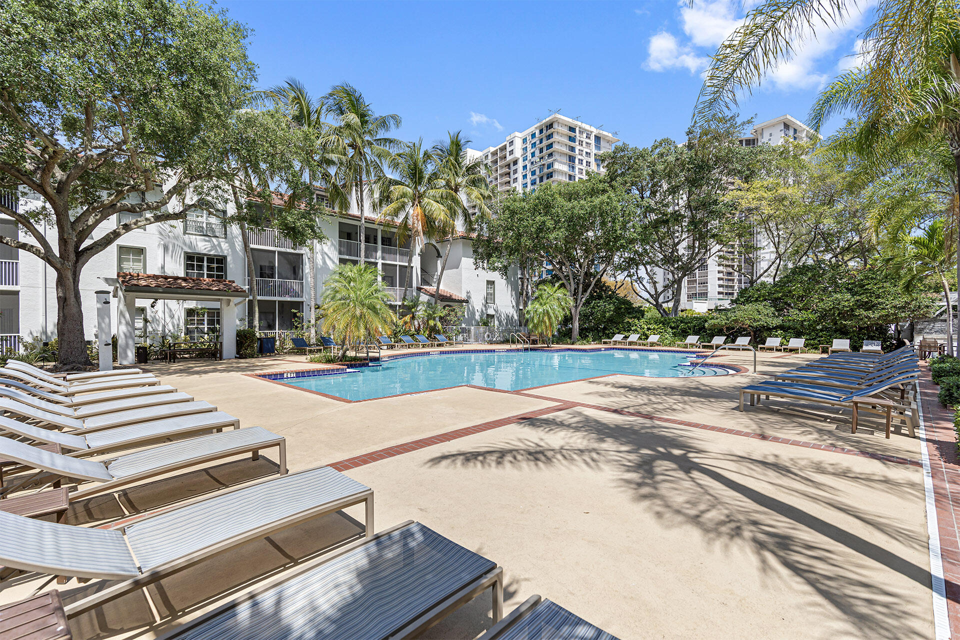 Town Aventura - Residential Lease