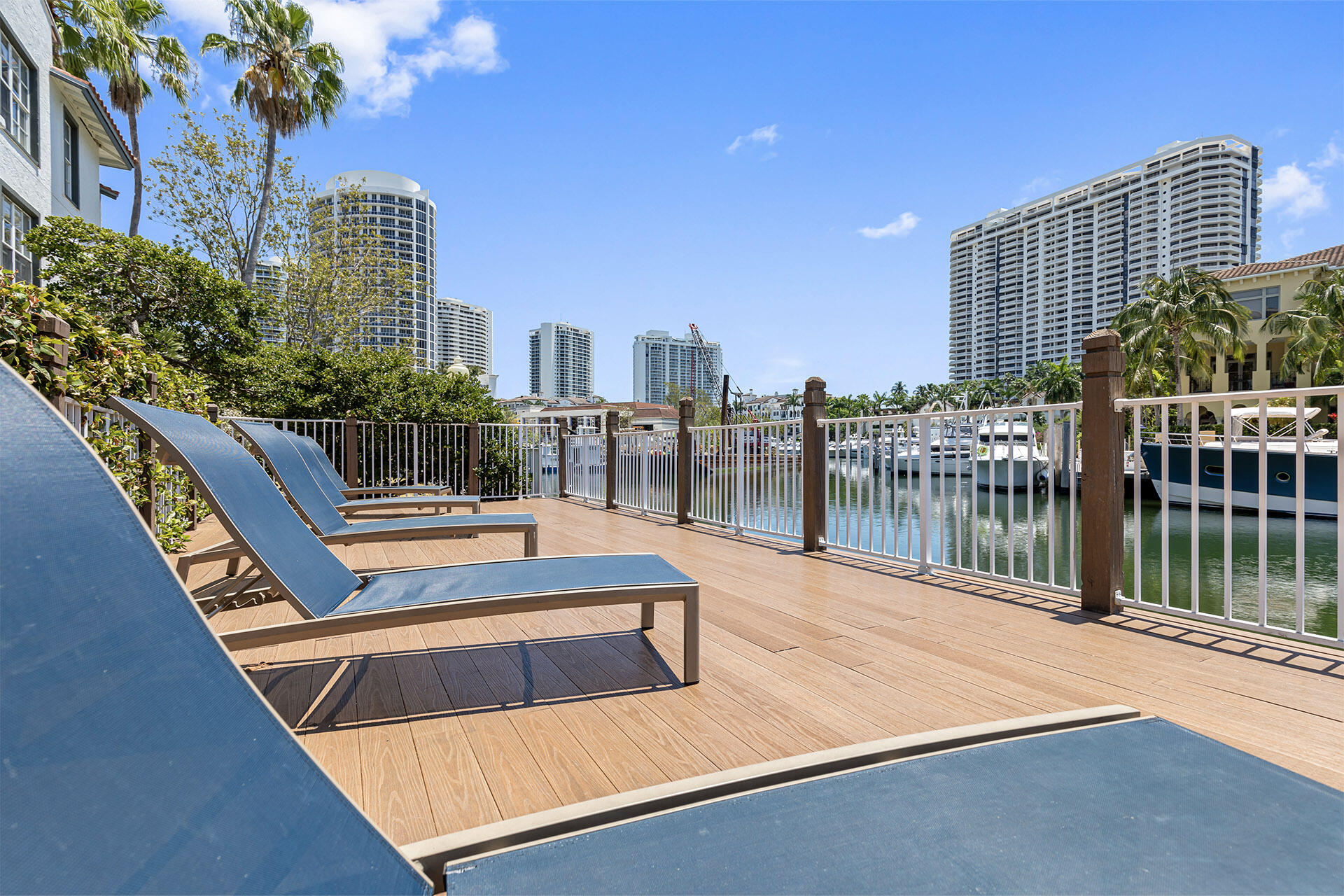 Town Aventura - Residential Lease