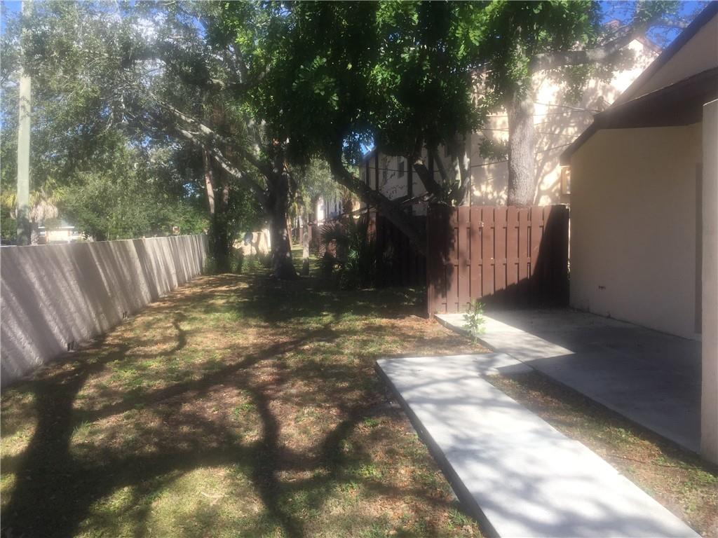 Southern Courtyard TH - Residential