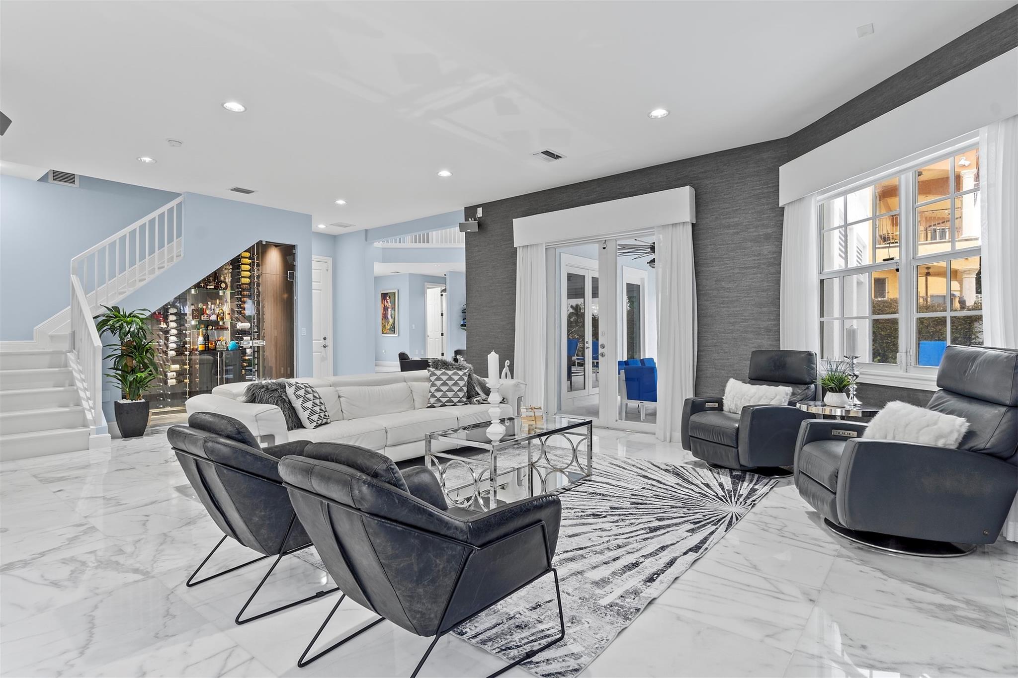 VENETIAN ISLES 3RD SEC - Residential