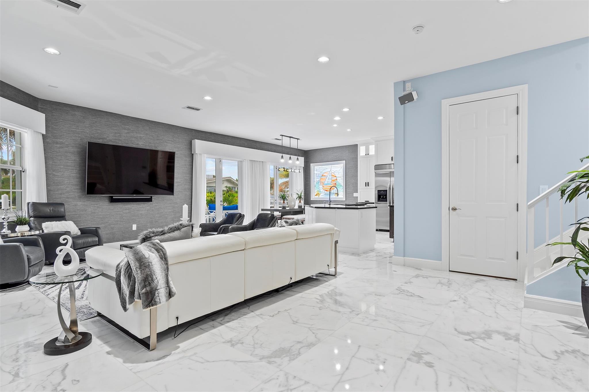 VENETIAN ISLES 3RD SEC - Residential