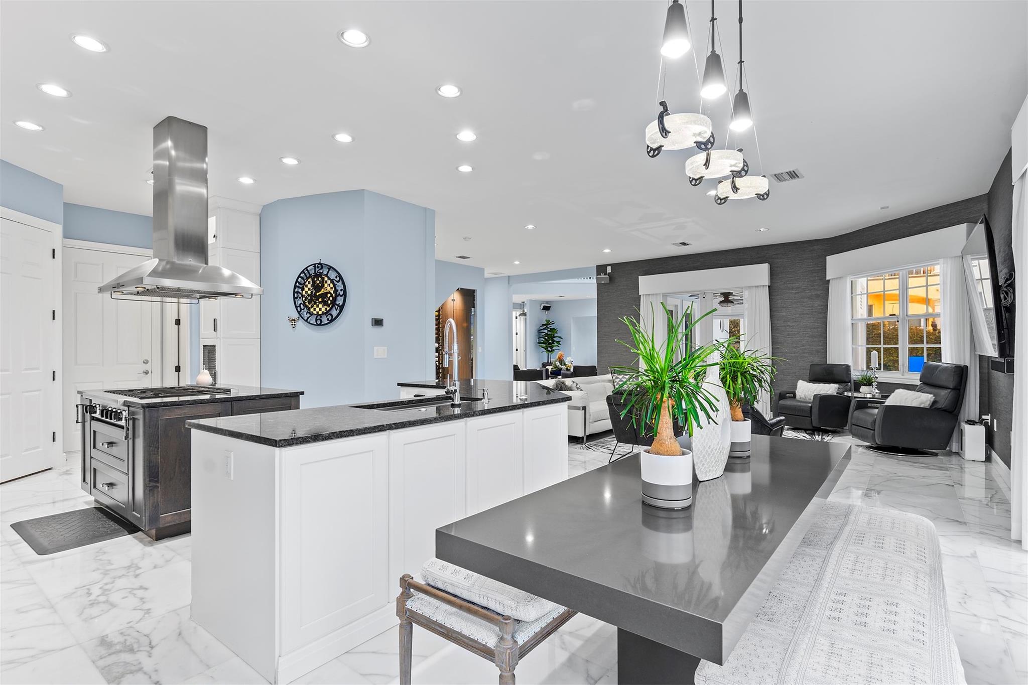 VENETIAN ISLES 3RD SEC - Residential