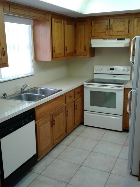 Photo of 2323 Linton Ridge Circle #D4, Delray Beach, FL 33444 (MLS # F10526351)