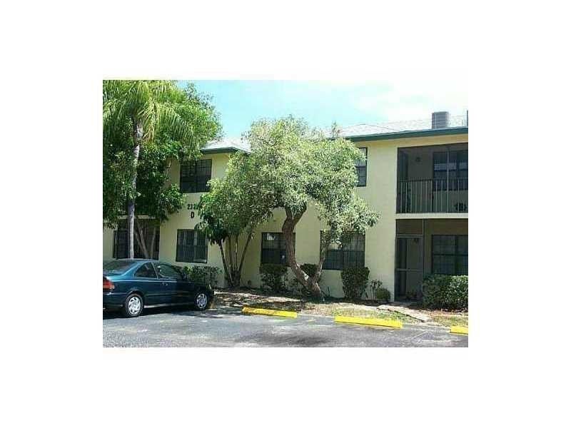 Photo of 2323 Linton Ridge Circle #D4, Delray Beach, FL 33444 (MLS # F10526351)