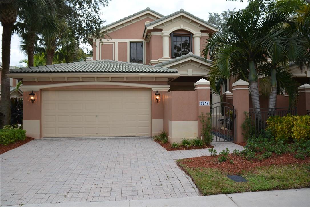 Spectacular well well-maintained Coach Home in Weston Hills Country Club, The Legends. Corner 4 bedrooms, 3 baths unit with panoramic Golf Course and lake views. Located in front of Tour Course hole 5th. Huge kitchen with top of the line appliances. Separate laundry room with plenty of room for storage. Ceramic tile throughout. 2 car garage. Private patio on the side and out back to incredible views. GATED community within walking distance to the Weston Hills Golf Club. Separate membership is required. Easy access to the main roads, restaurants, and shops. The property will be delivered in excellent condition.,