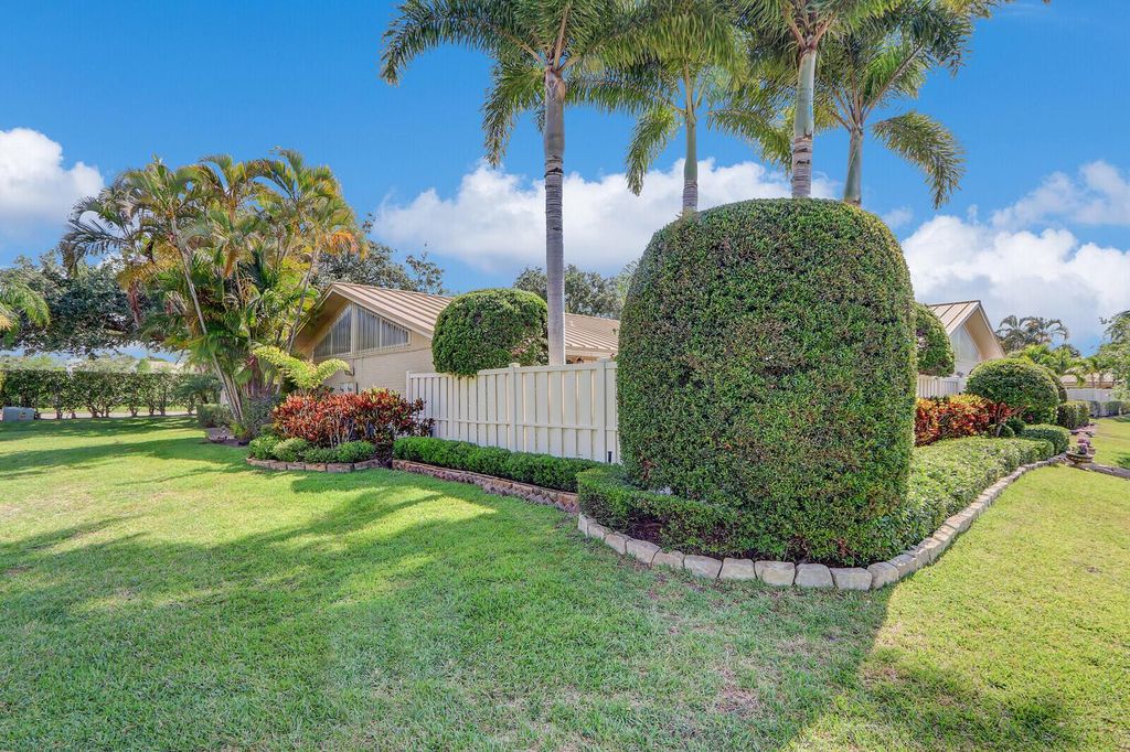 Photo of 5789 Golden Eagle Circle, Palm Beach Gardens, FL 33418 (MLS # R10987334)