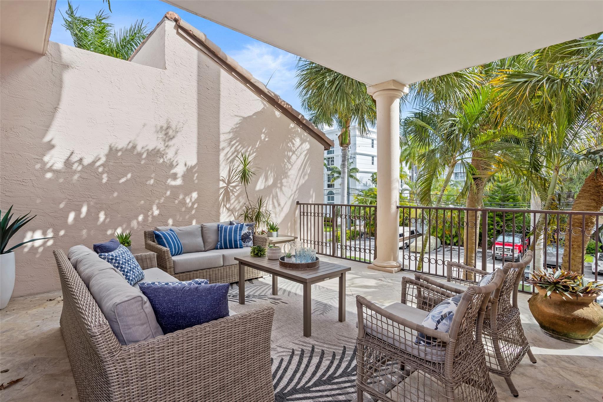 Refelctions of Las Olas - Residential