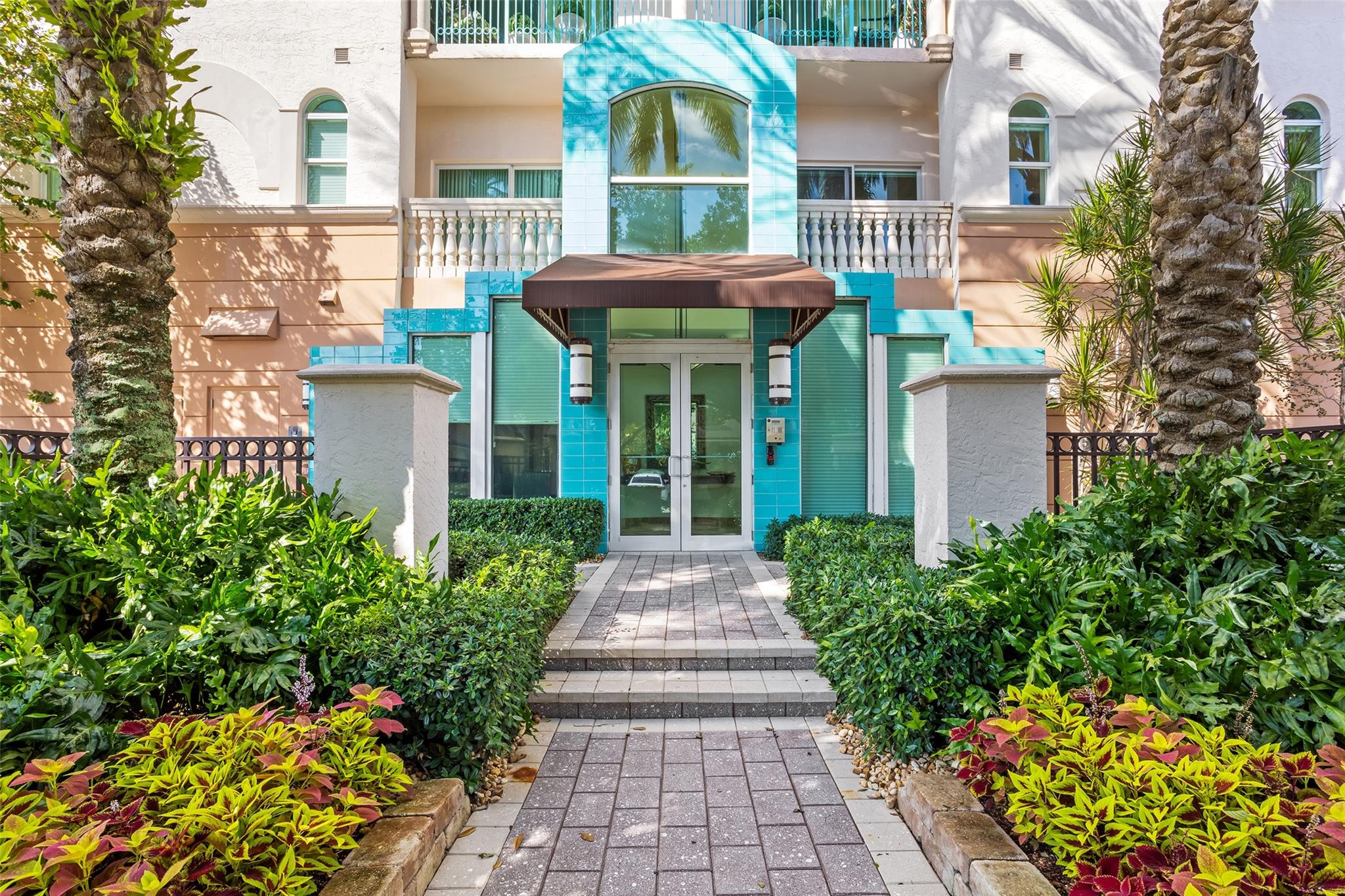 Refelctions of Las Olas - Residential