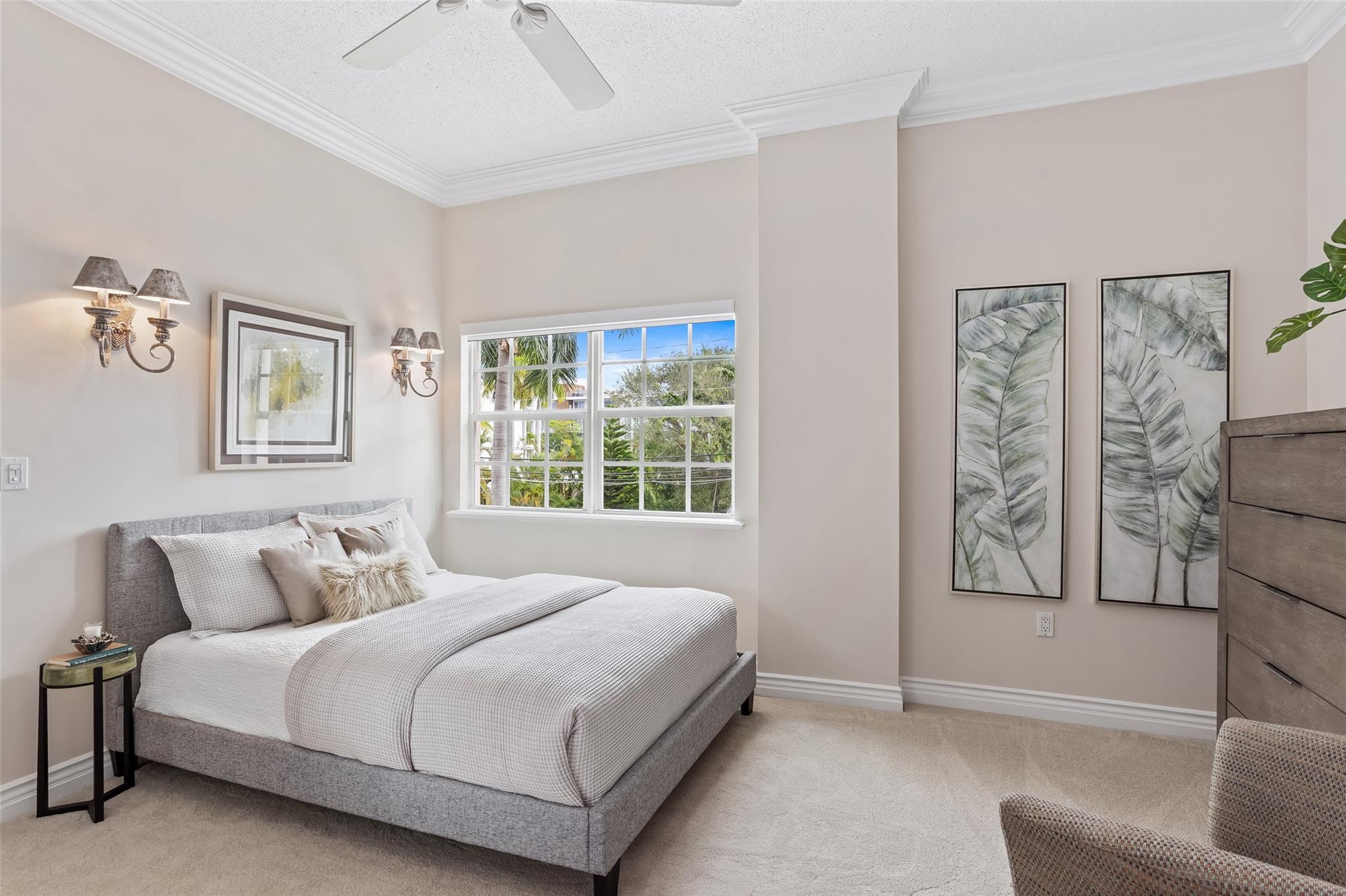 Refelctions of Las Olas - Residential