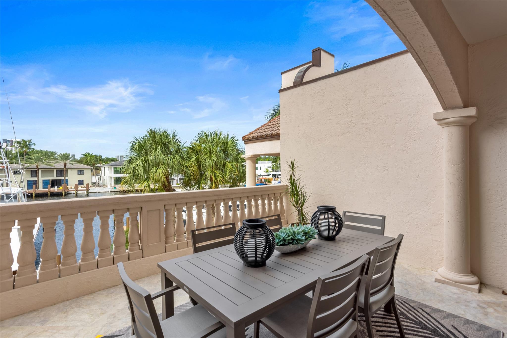 Refelctions of Las Olas - Residential