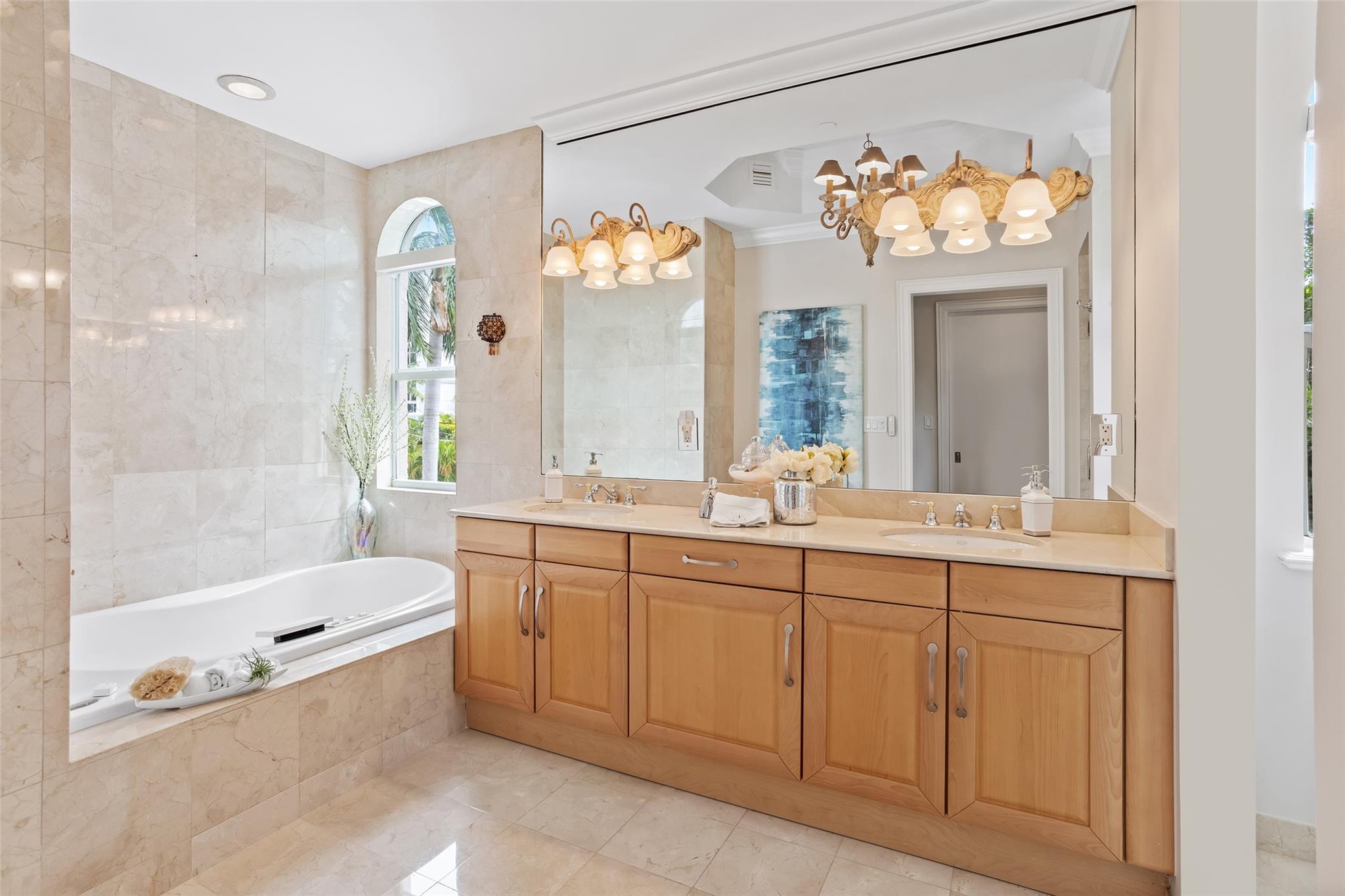 Refelctions of Las Olas - Residential