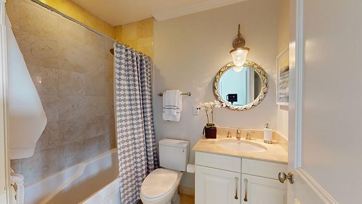Refelctions of Las Olas - Residential
