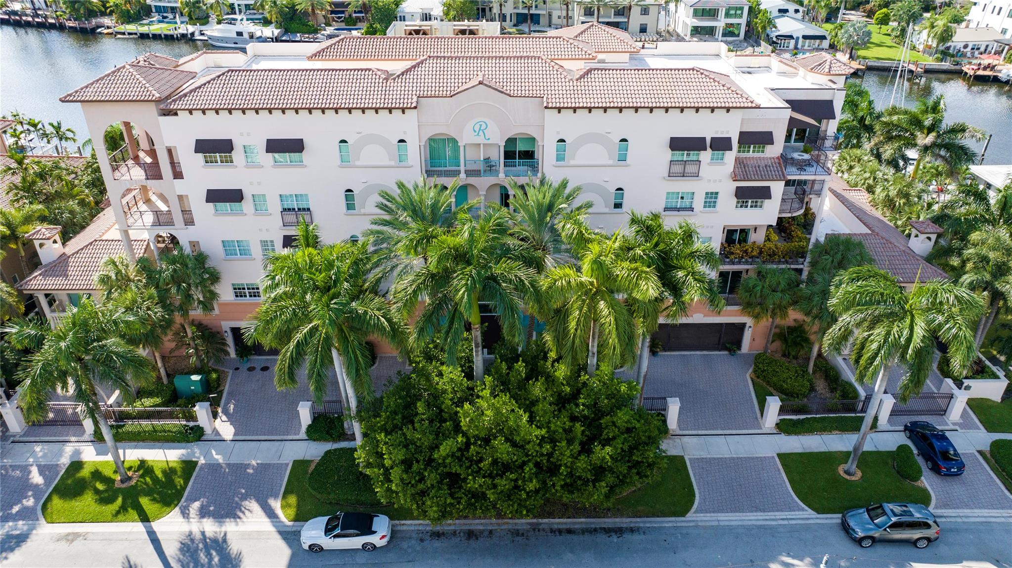 Refelctions of Las Olas - Residential
