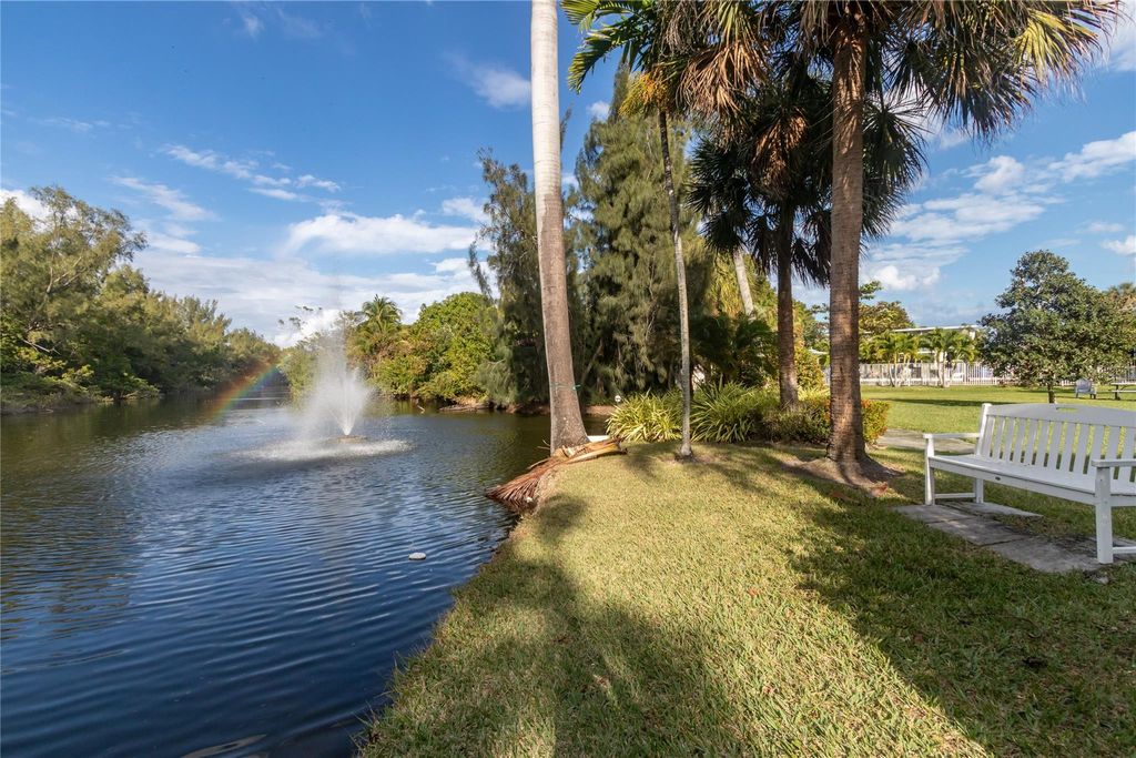 Photo of 1035 SE 15th Street #10B, Fort Lauderdale, FL 33316 (MLS # F10549490)