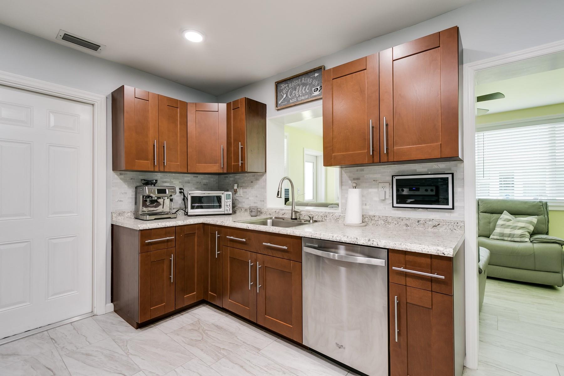 8105 NW 59th St