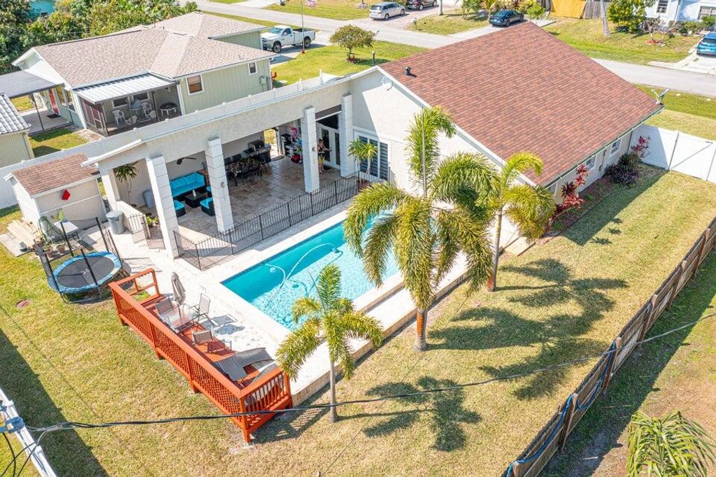 Photo of 725 SW Hibiscus Street, Port Saint Lucie, FL 34983 (MLS # R11150594)