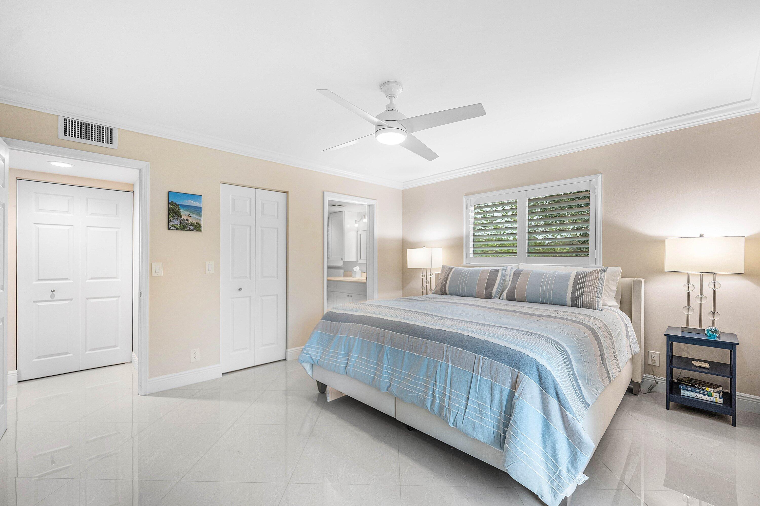 HUNTINGTON LAKES SEC THREE CONDOS - Residential Lease