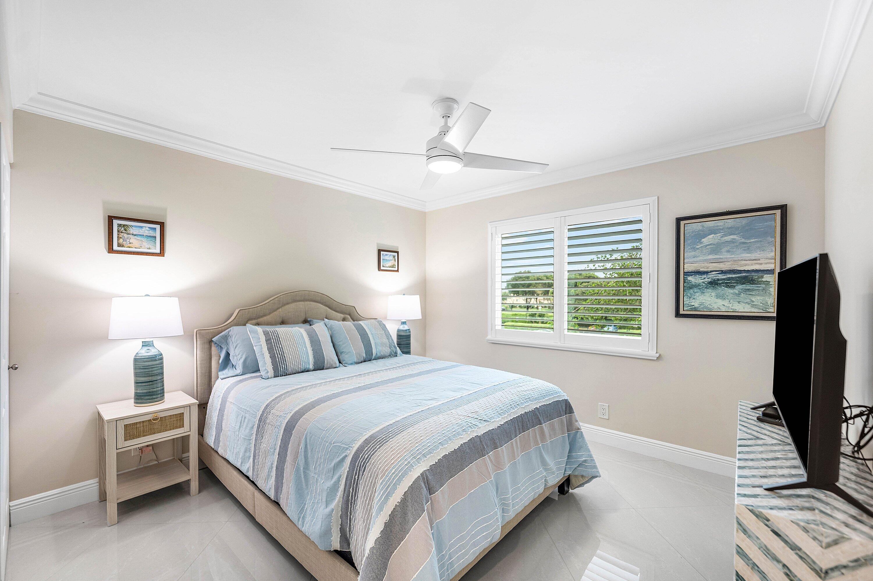 HUNTINGTON LAKES SEC THREE CONDOS - Residential Lease