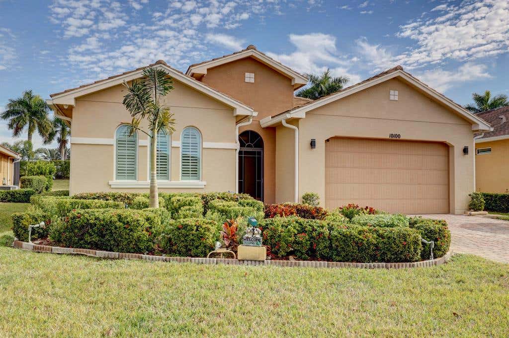 Photo of 10100 SW Fernwood Avenue, Port Saint Lucie, FL 34987 (MLS # R10691125)