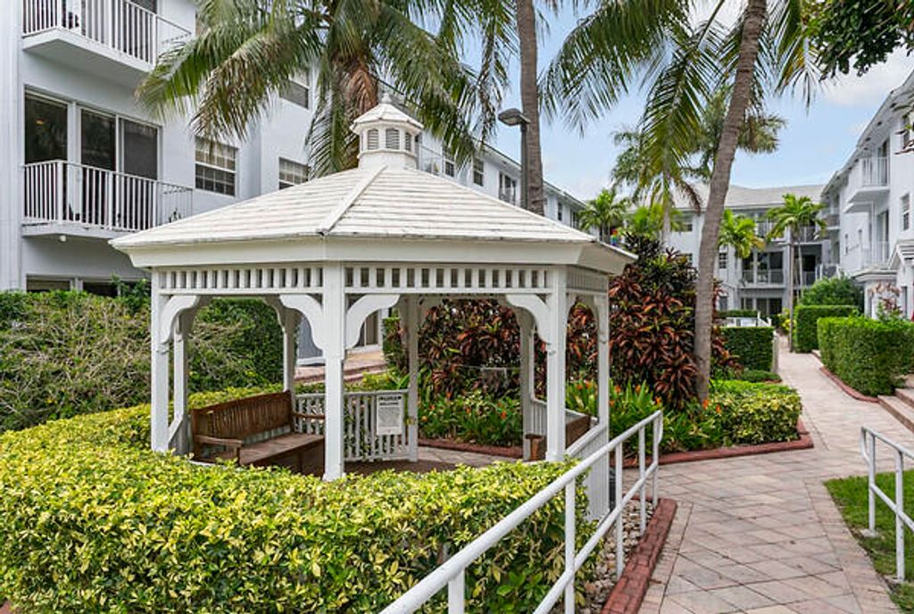 Photo of 2725 NE 8th Avenue #118, Wilton Manors, FL 33334 (MLS # B26045958)