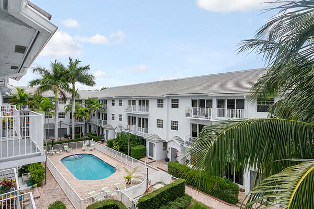 Photo of 2725 NE 8th Avenue #118, Wilton Manors, FL 33334 (MLS # B26045958)