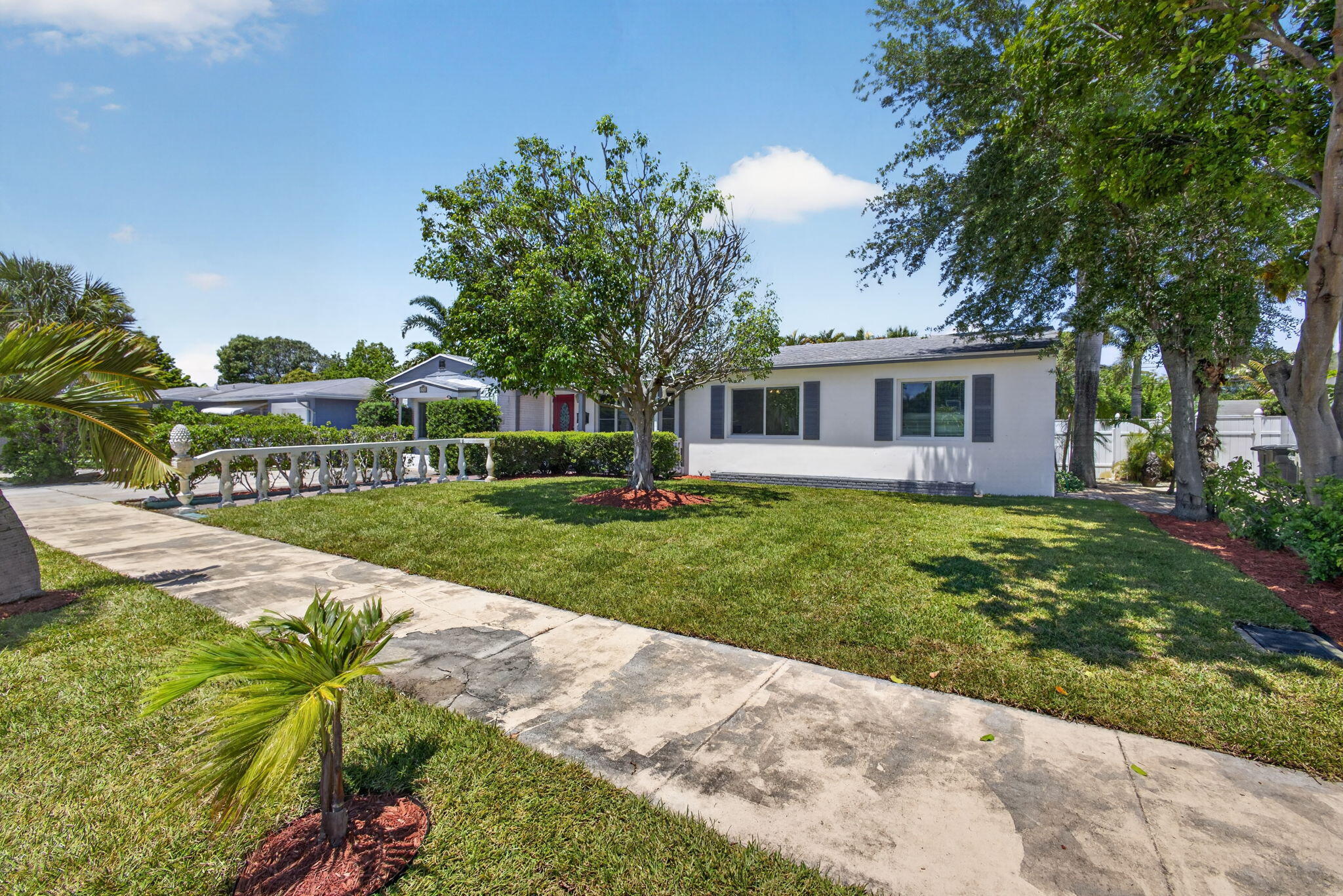 1762 N 15th Ave Avenue N