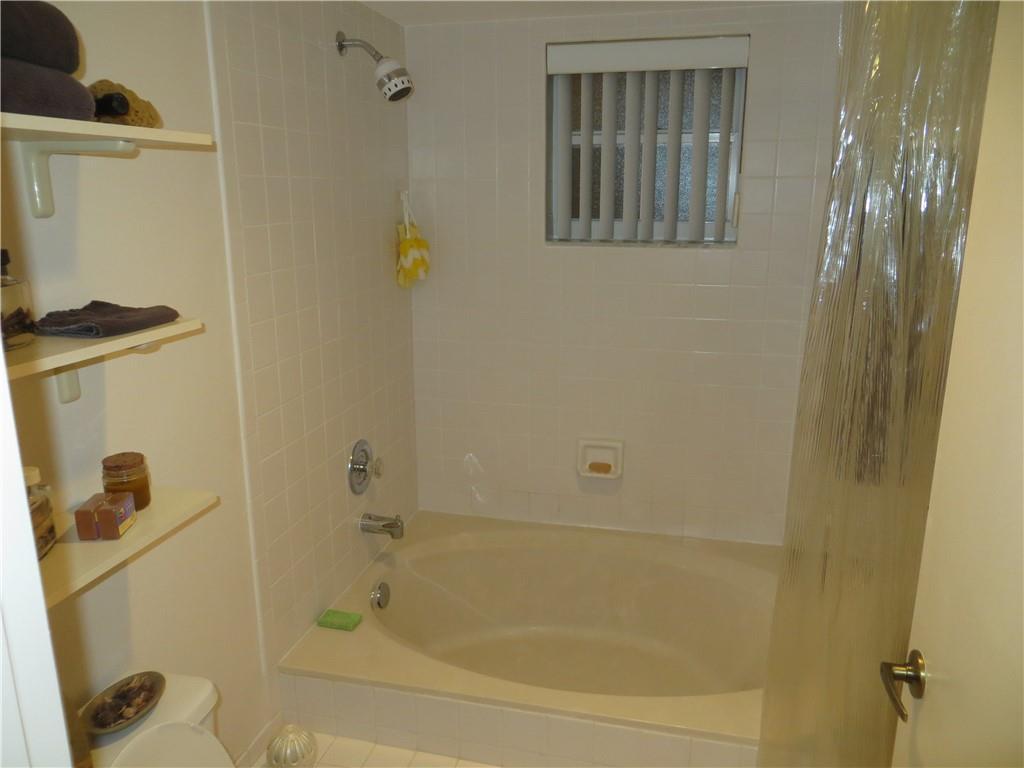 CHATEAU DE VILLE CONDO - Residential