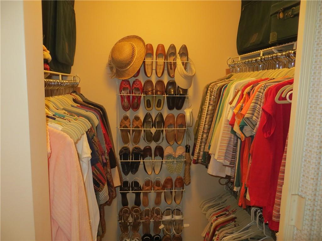 CHATEAU DE VILLE CONDO - Residential