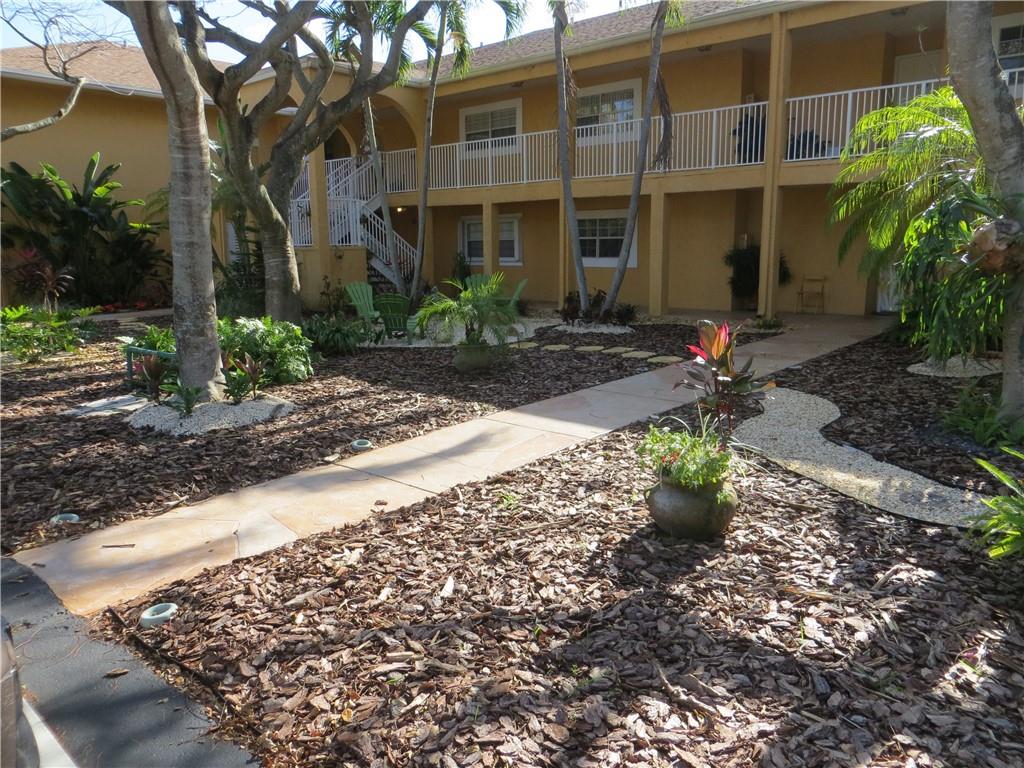 CHATEAU DE VILLE CONDO - Residential