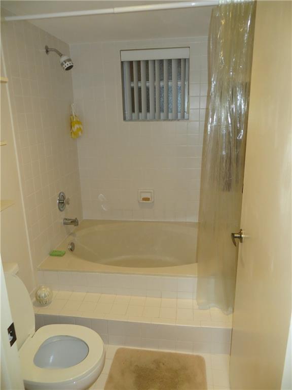 CHATEAU DE VILLE CONDO - Residential