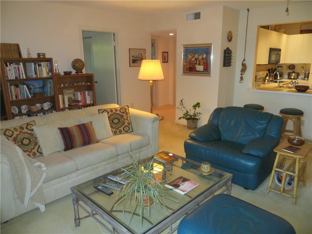 CHATEAU DE VILLE CONDO - Residential