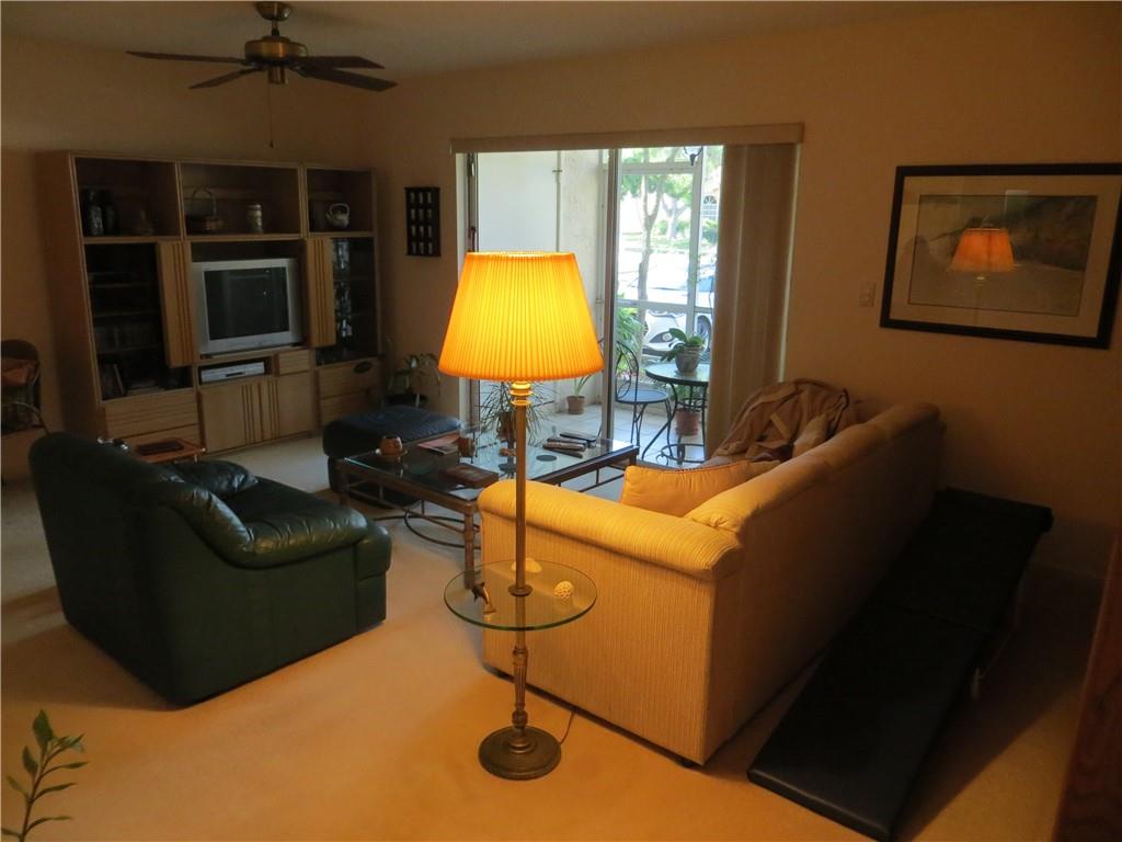 CHATEAU DE VILLE CONDO - Residential