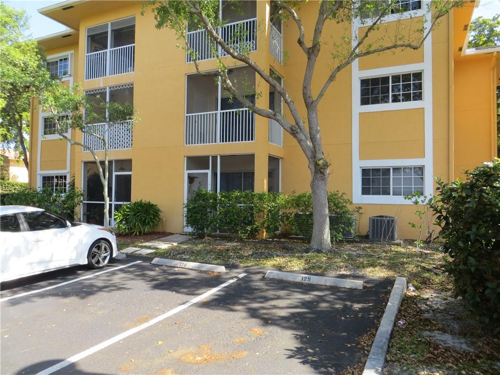 CHATEAU DE VILLE CONDO - Residential