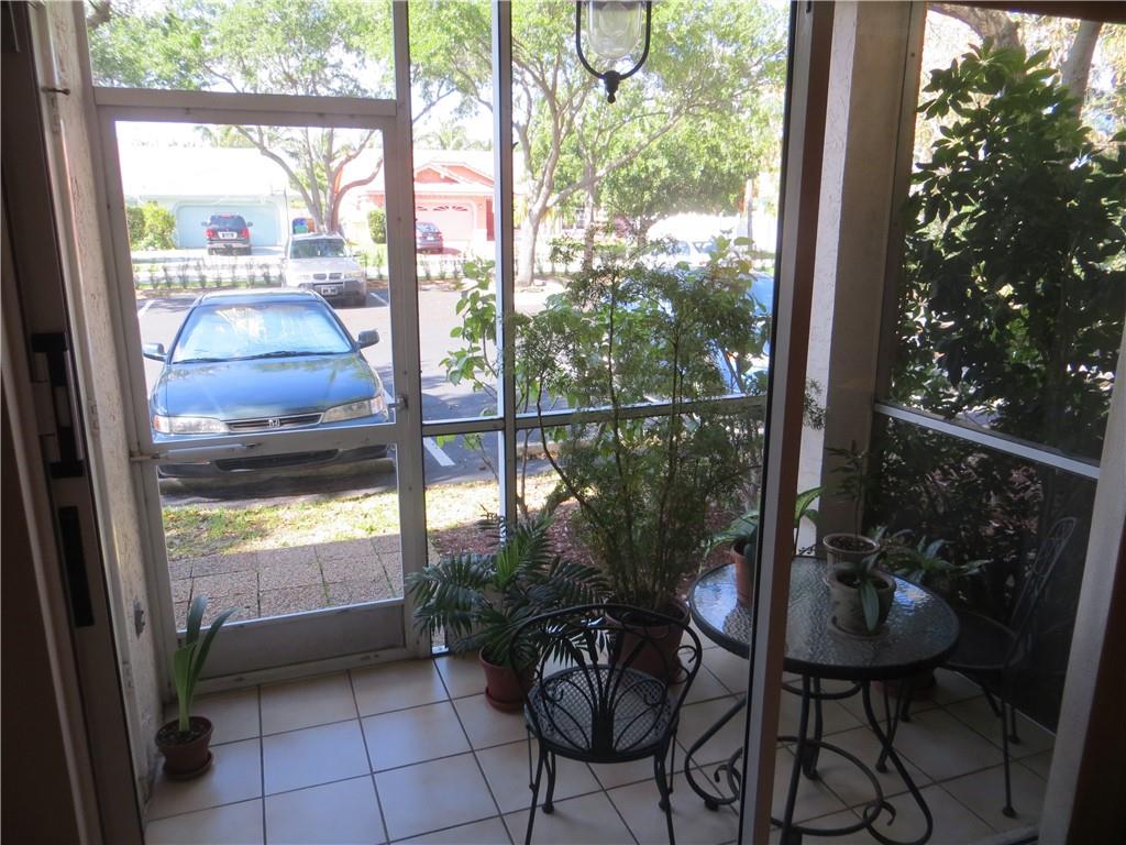 CHATEAU DE VILLE CONDO - Residential