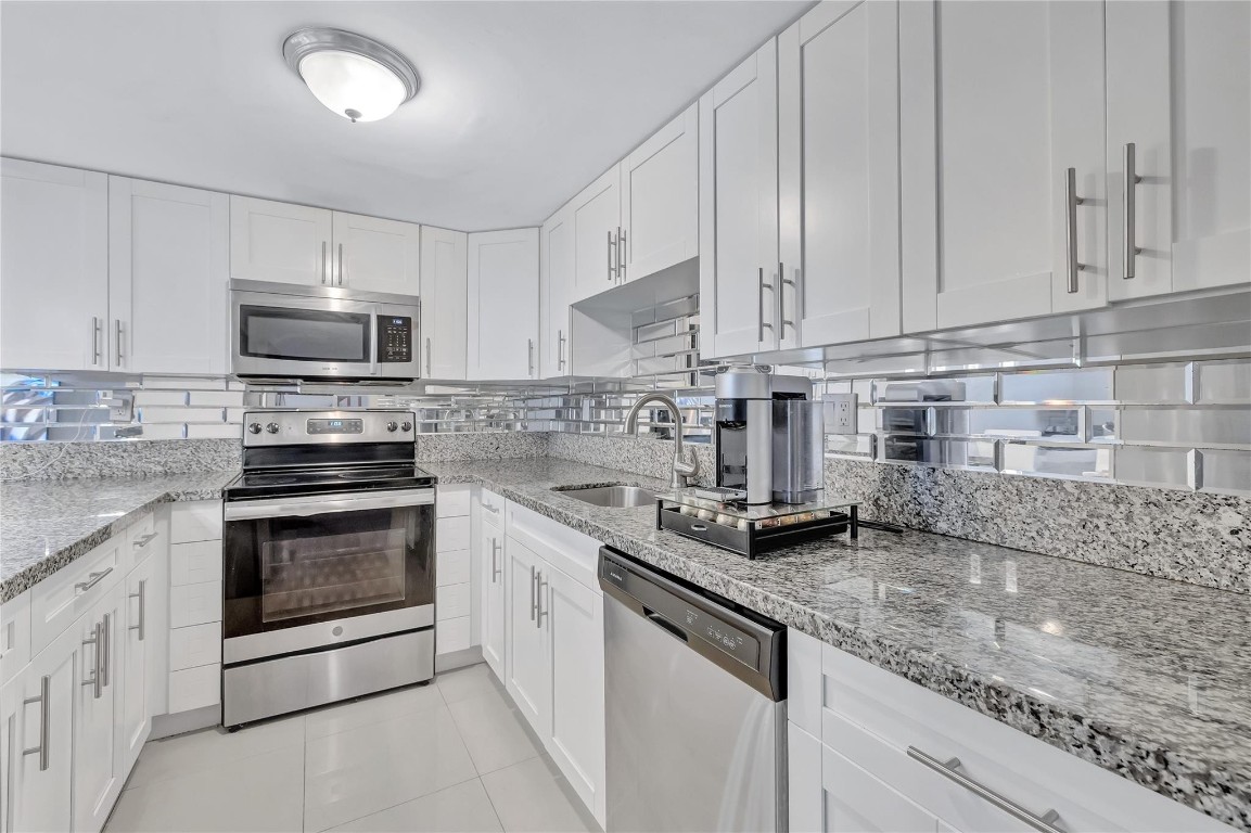 COQUINA LAKES - Residential