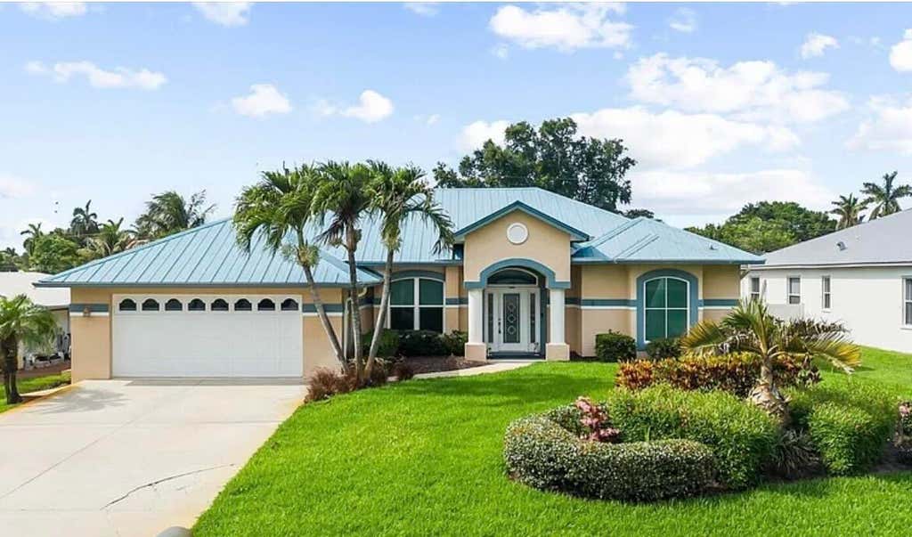 Photo of 512 SW South Carolina Drive, Stuart, FL 34994 (MLS # B26059283)