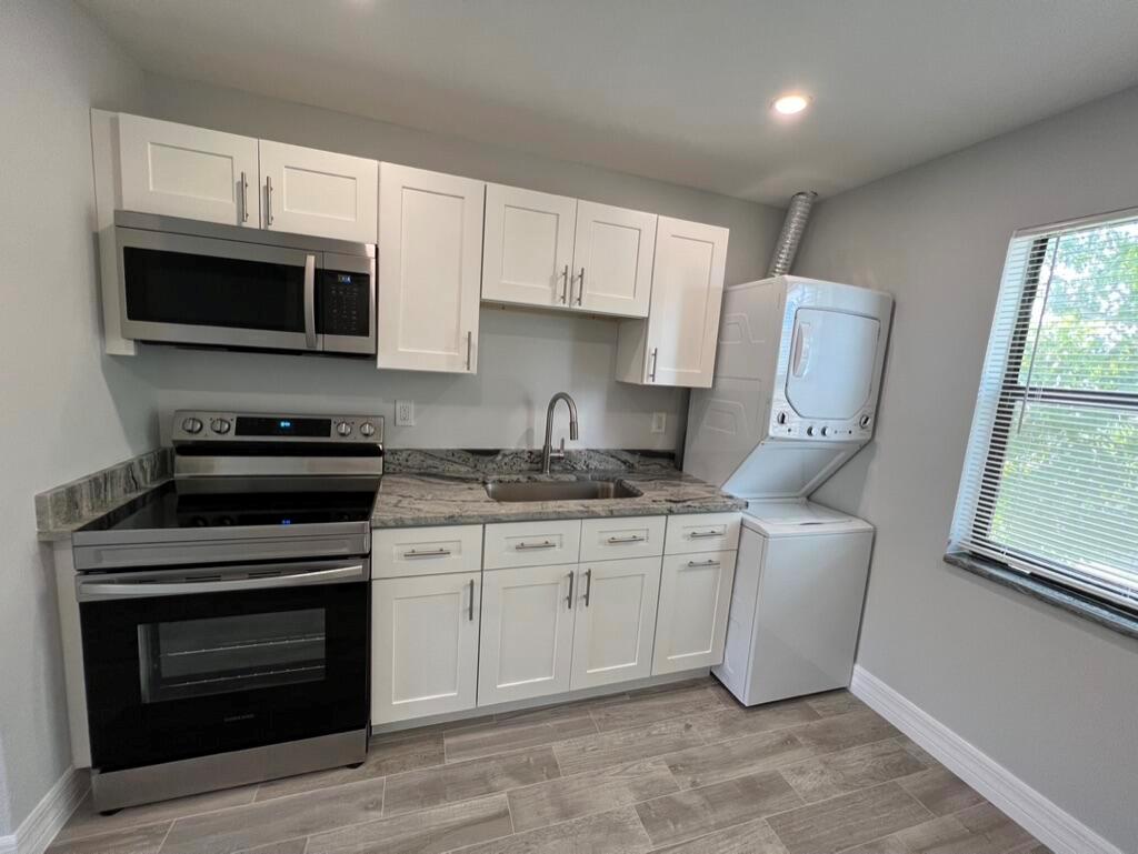 FRESHWATER 11TH & 12TH AV - Residential Lease