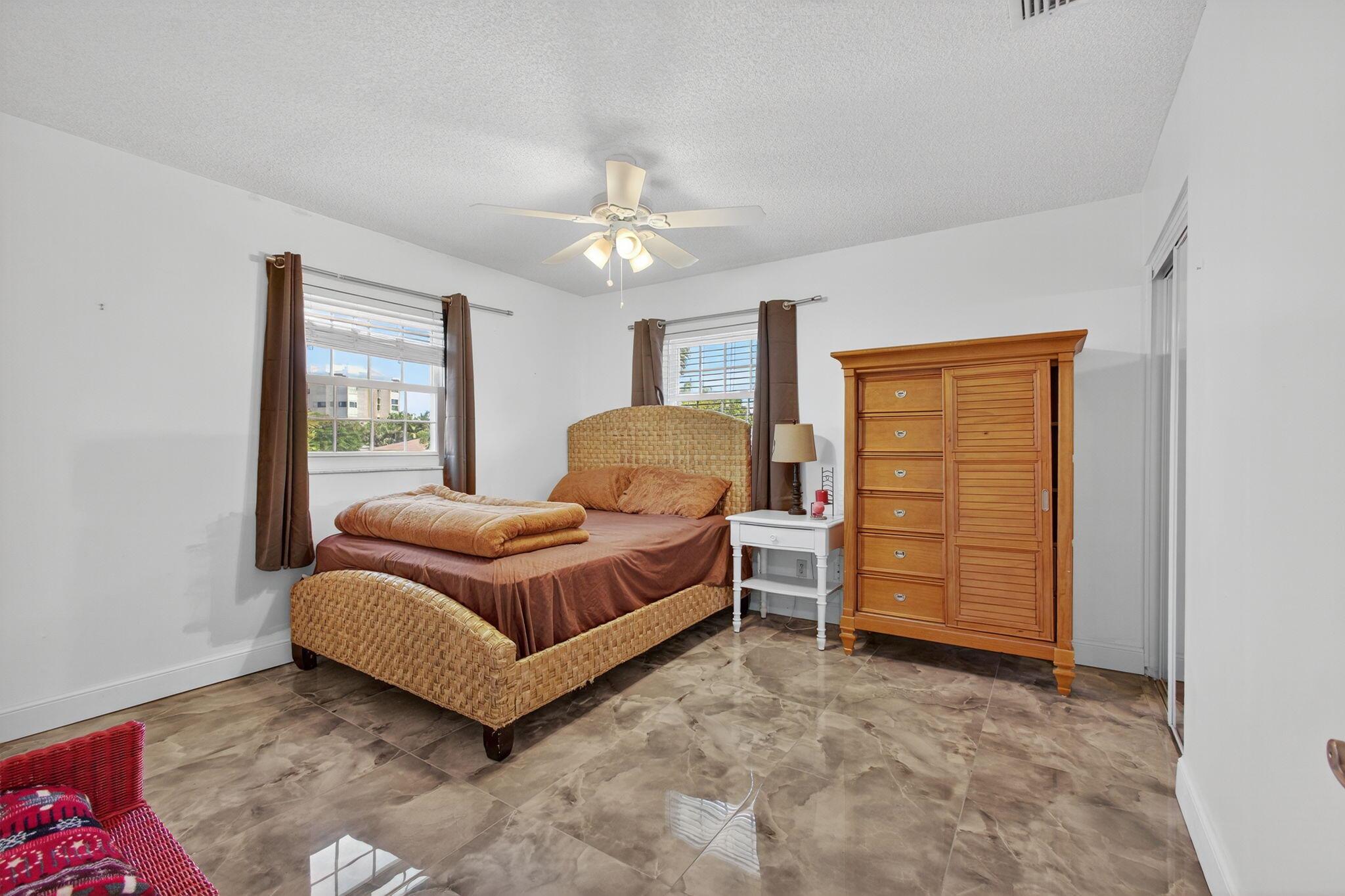 SURFSIDE UNIT 2 - Residential Lease