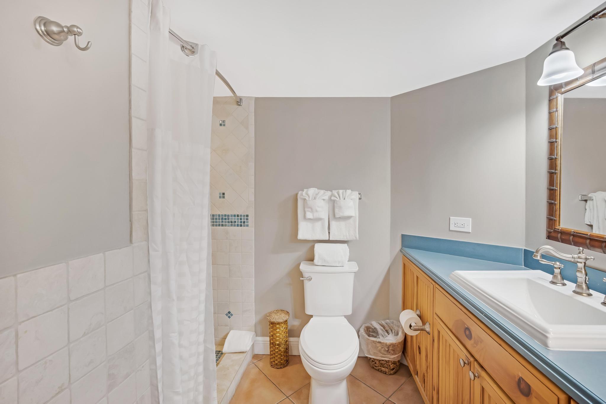 MARINA VILLAS AT HAWKS CAY - Residential