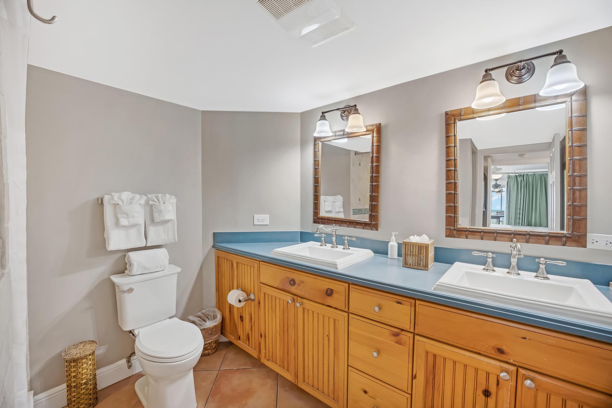 MARINA VILLAS AT HAWKS CAY - Residential