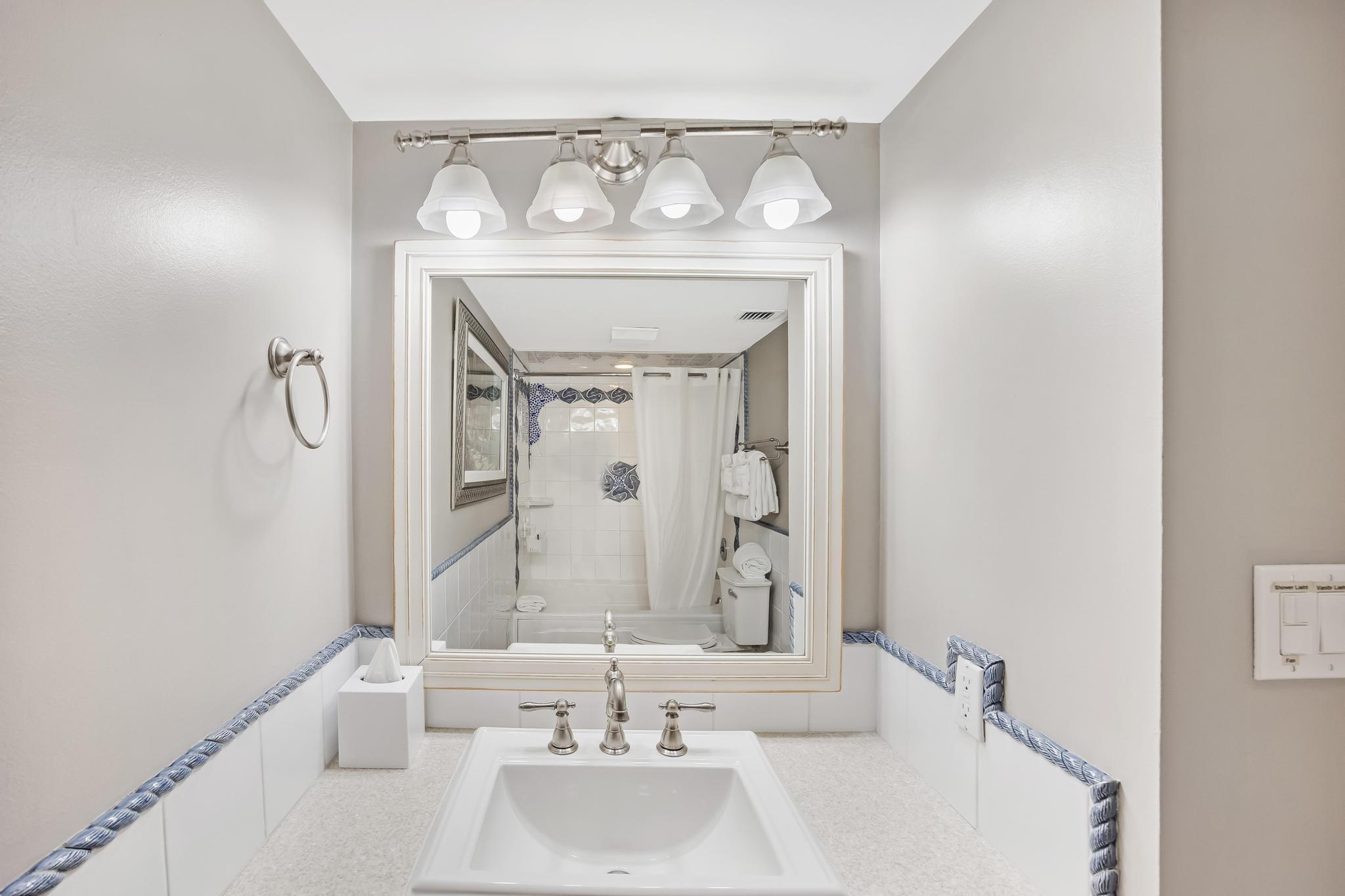 MARINA VILLAS AT HAWKS CAY - Residential
