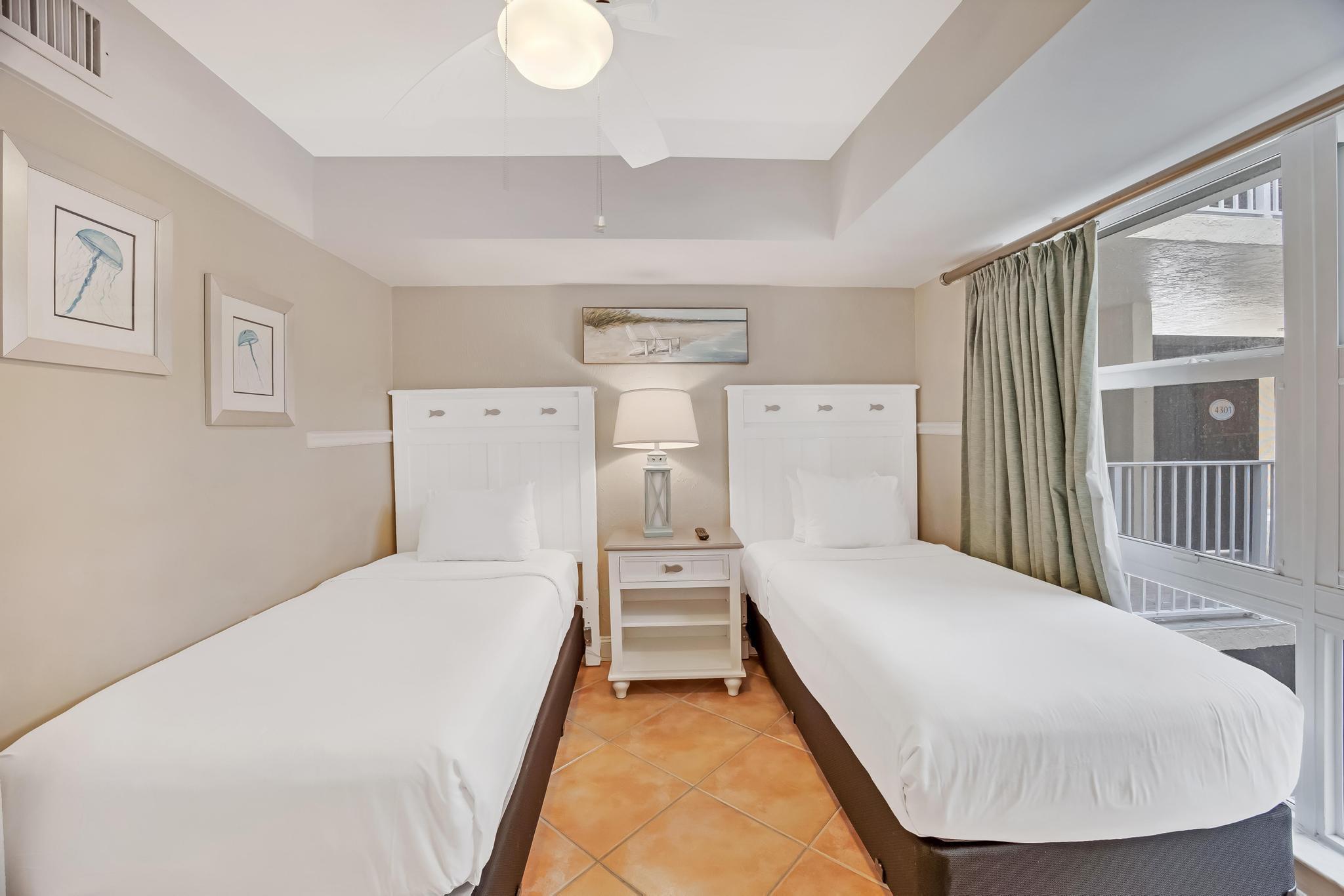 MARINA VILLAS AT HAWKS CAY - Residential