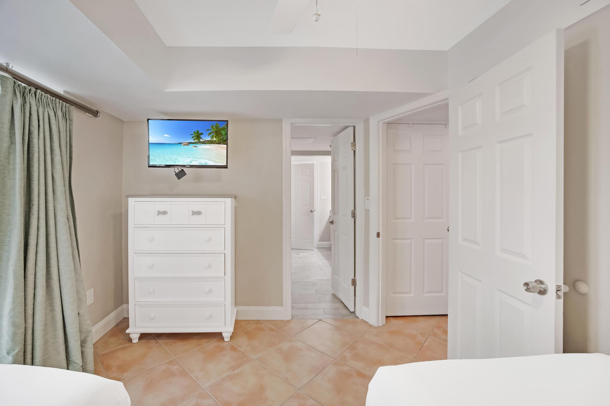 MARINA VILLAS AT HAWKS CAY - Residential