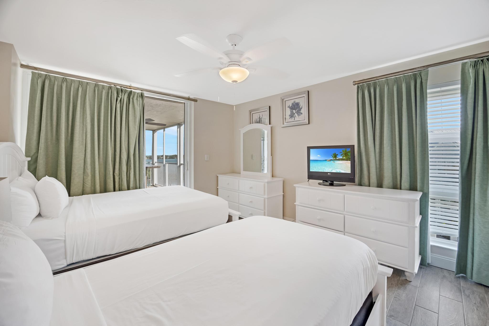 MARINA VILLAS AT HAWKS CAY - Residential