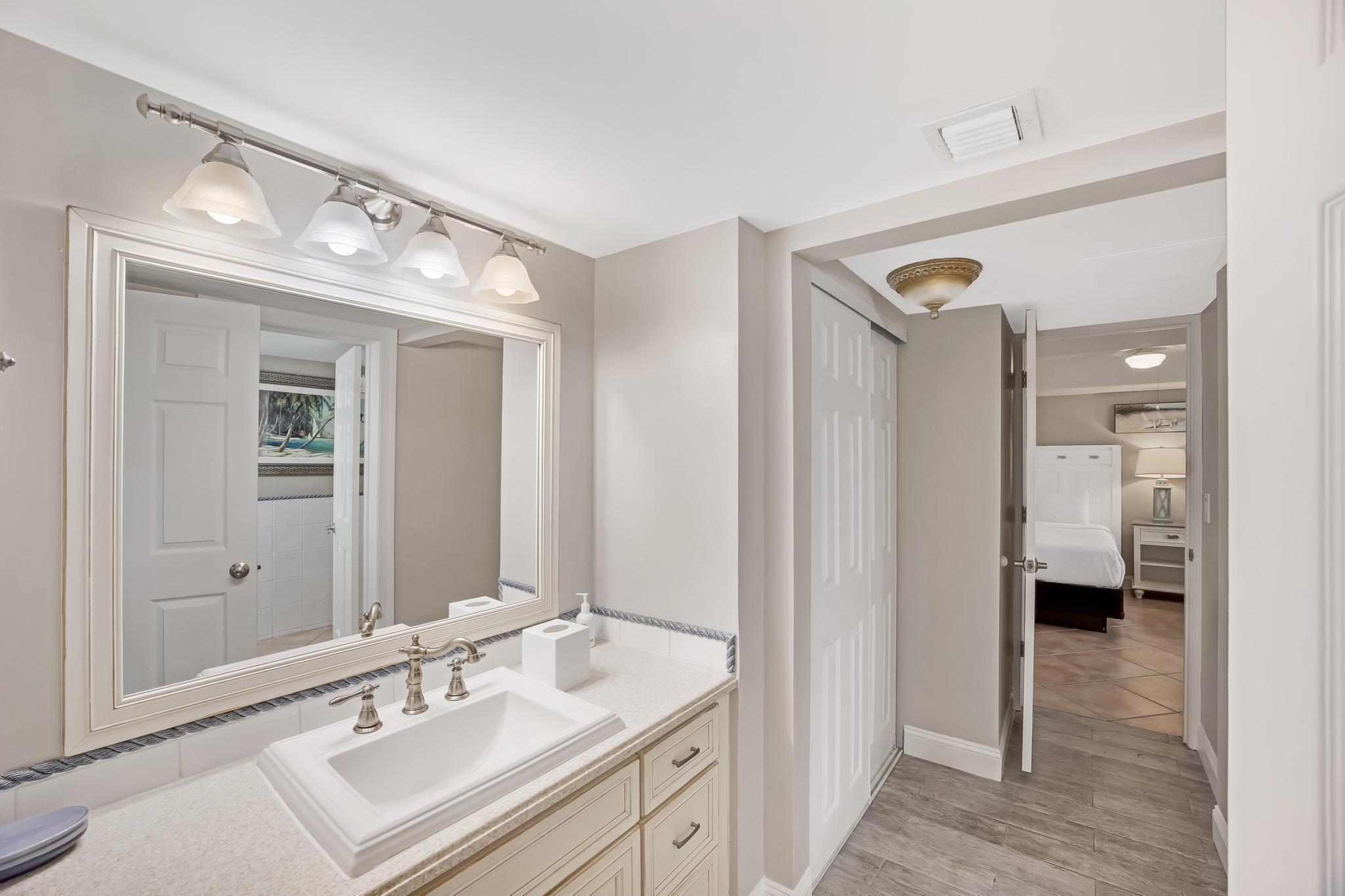 MARINA VILLAS AT HAWKS CAY - Residential
