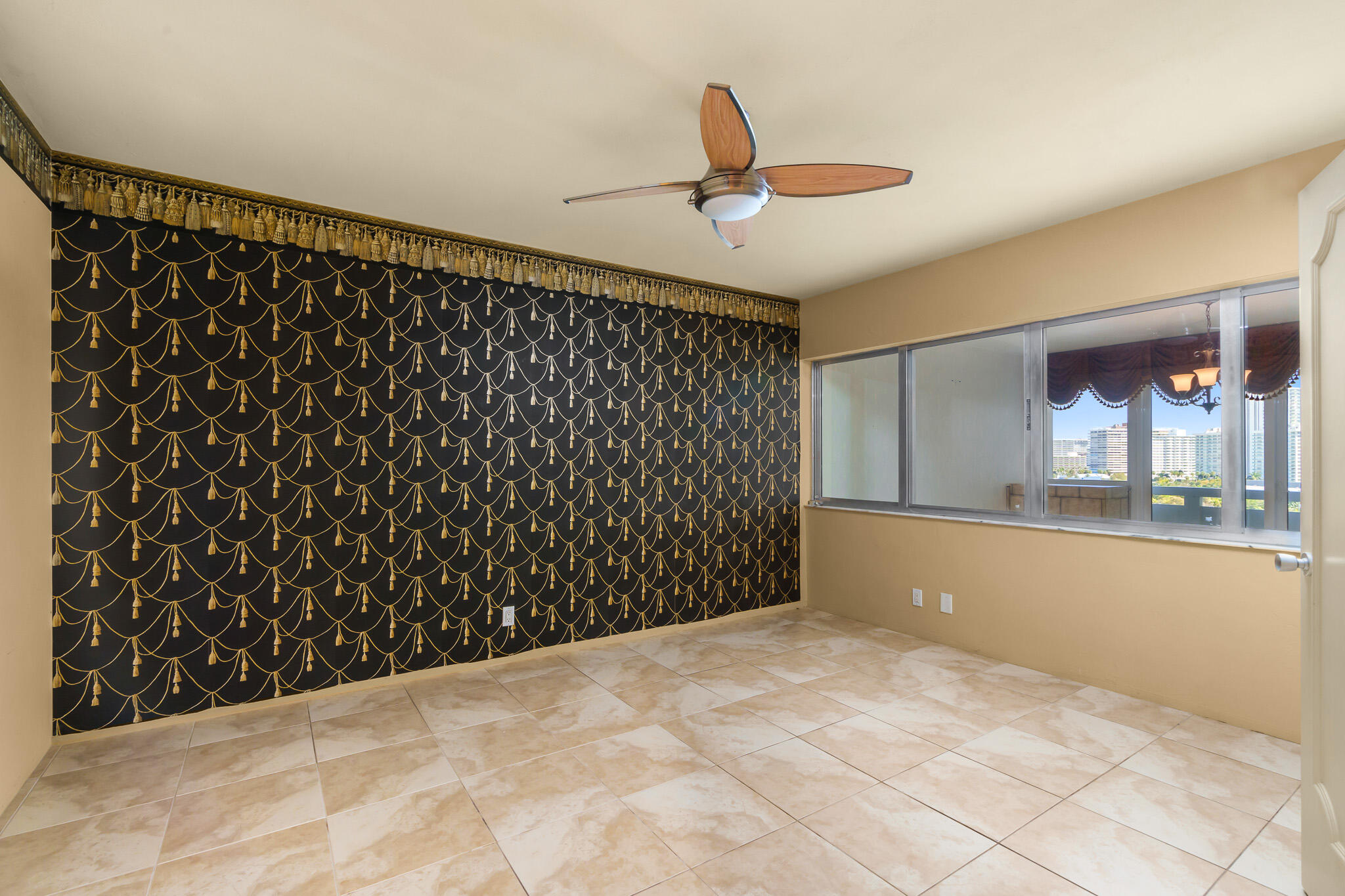 CORAL RIDGE TOWERS NORTH CO-OP - Residential